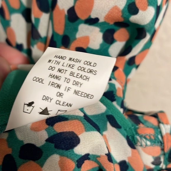 Melloday Women’s Geometric Flutter Sleeve Top Size M NEW - Picture 7 of 7